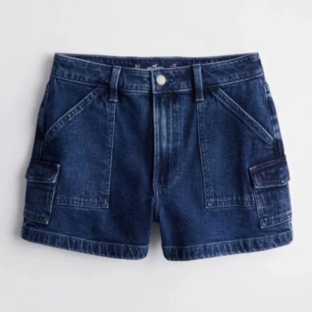 Hollister Ultra High Rise Mom Shorts‎